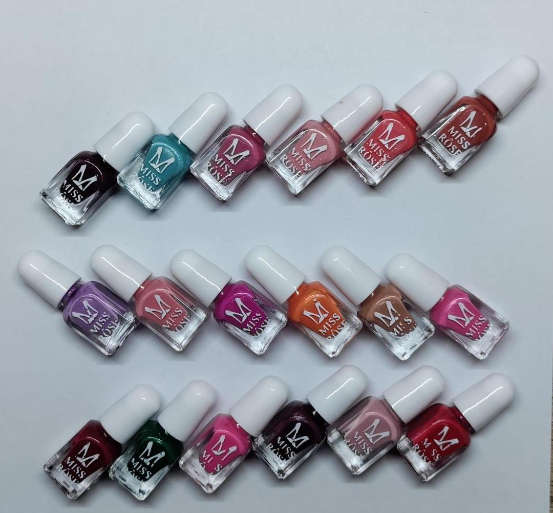 6-Piece Nail Poish Set for Pakistani Women